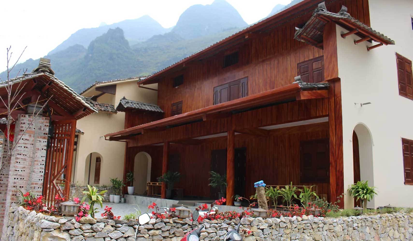 Vietnam Clay House Meo Vac