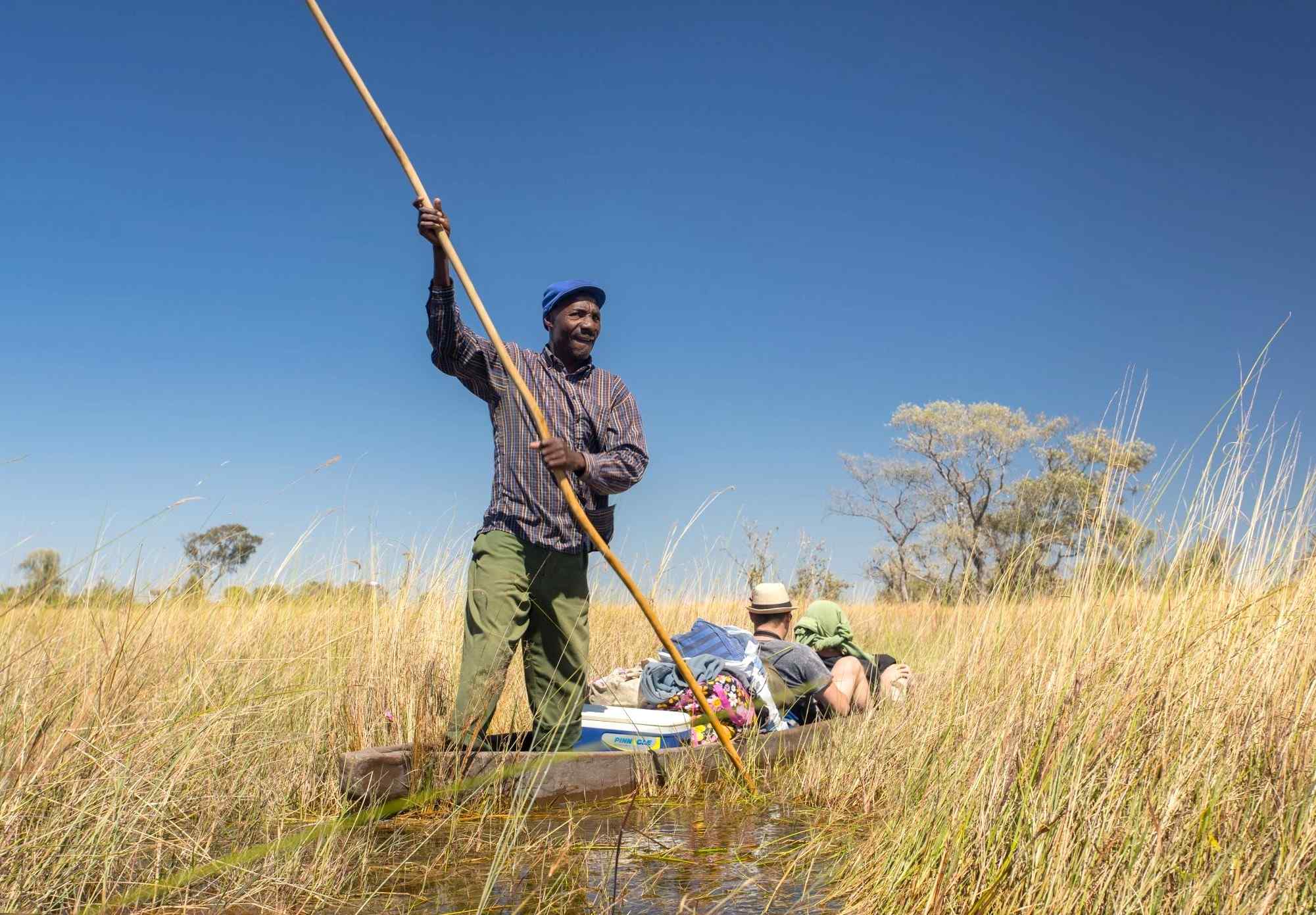 per-mokoro-door-de-Okavango-Delta, Botswana