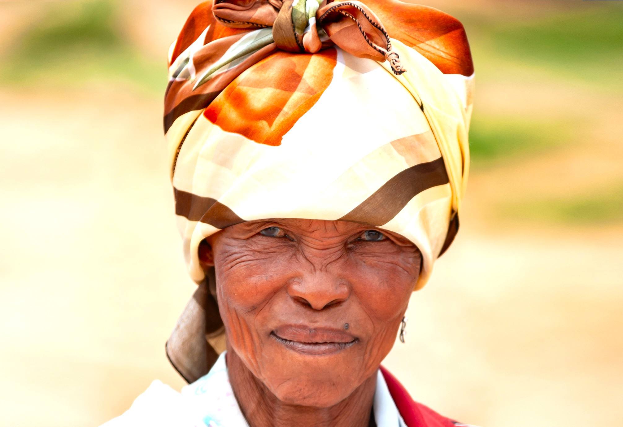 San vrouw in Namibie