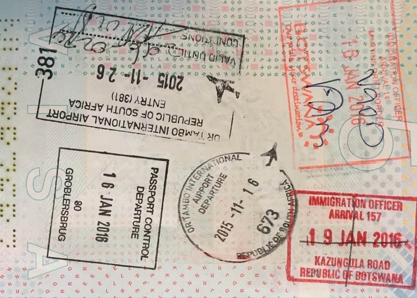 een paspoort met visa voor zuidelijk afrika